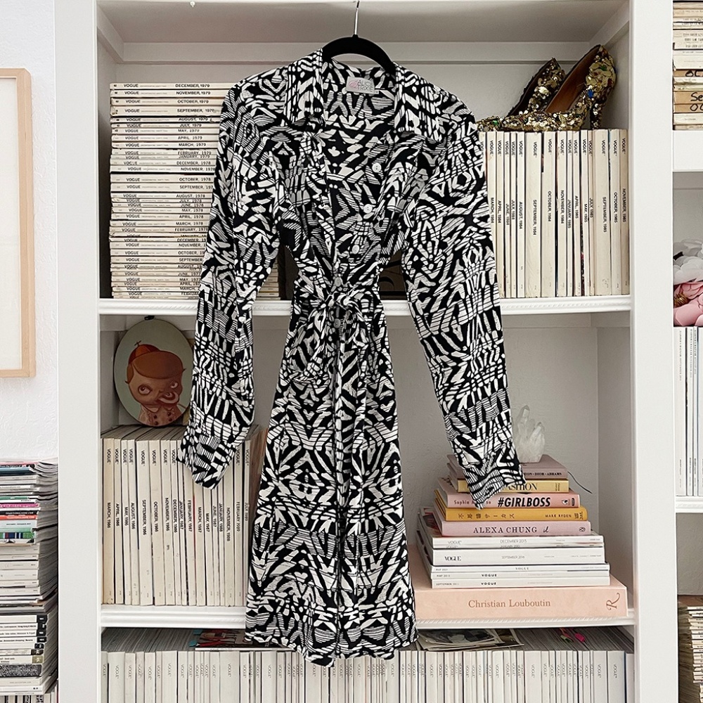 ALEX & TRIXIE Silk Tribal Print belted Shirt Dress long Sleeves wrap dress M
